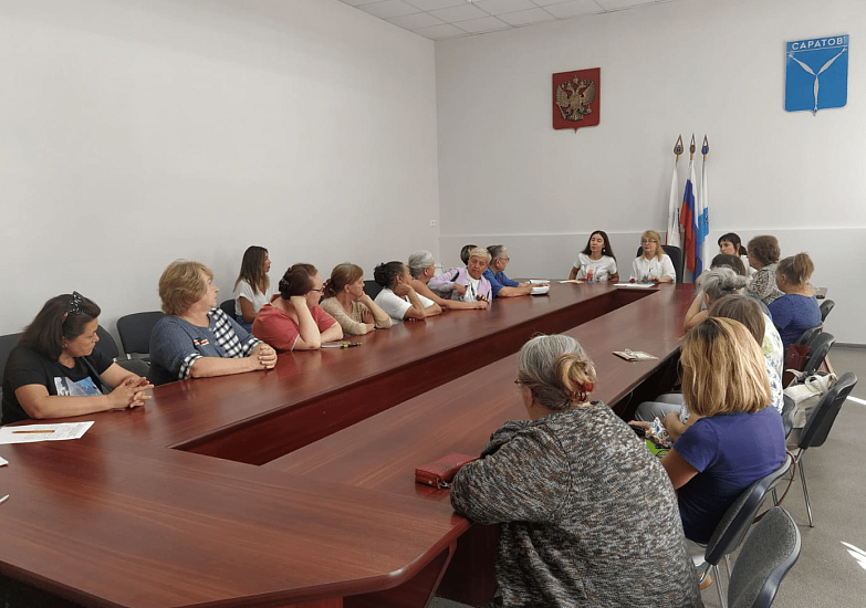 В Октябрьском районе состоялась встреча 
с законными представителями несовершеннолетних детей