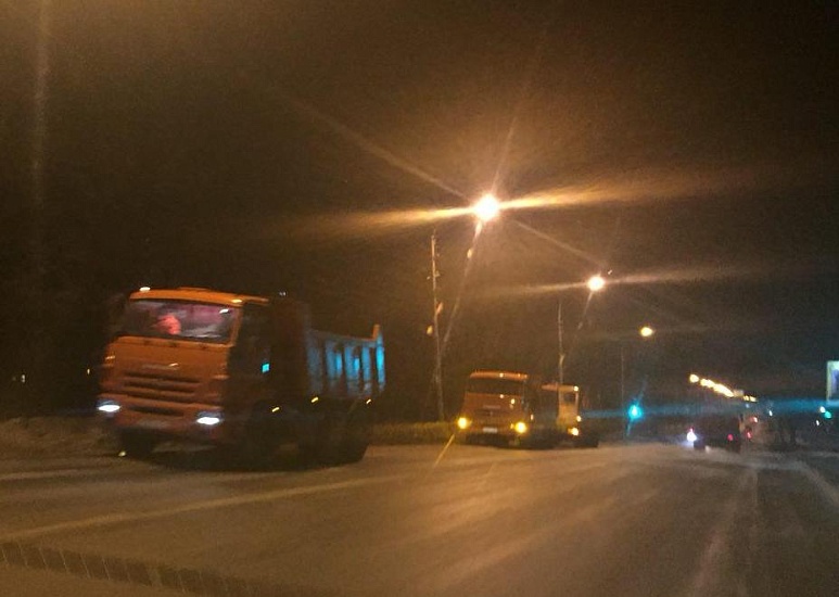 Во всех районах города продолжаются работы 
по уборке
