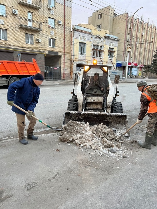 В Октябрьском районе продолжаются комплексные 
работы по благоустройству