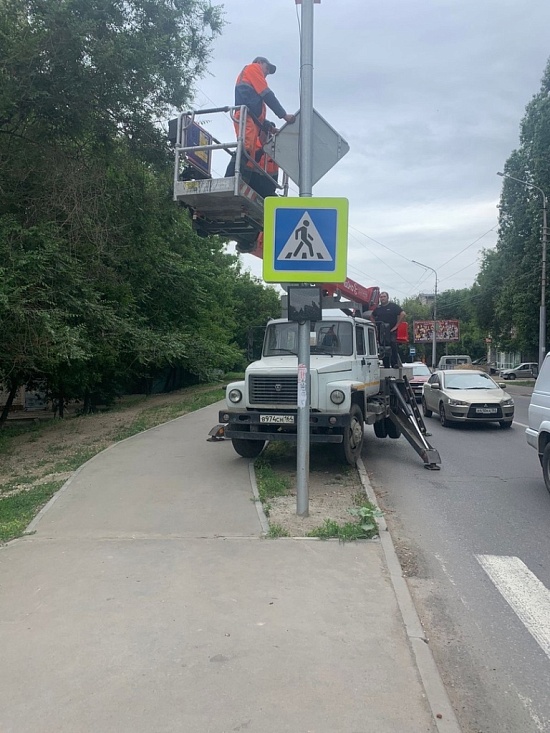 На территории Кировского района ведутся 
мероприятия по приведению объектов дорожной сети в нормативное состояние