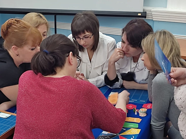 Прошла интеллектуальная деловая игра «Команда 
школы большой страны»