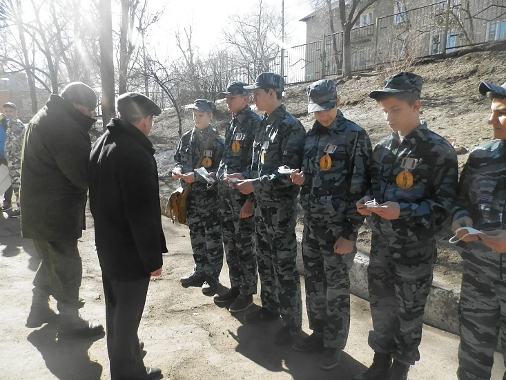 Команды 26 школ Ленинского района приняли 
участие в военно-спортивной игре «Зарница»