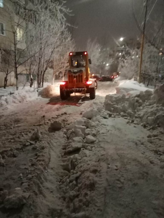 В Волжском районе проводилась уборка от 
снега и наледи