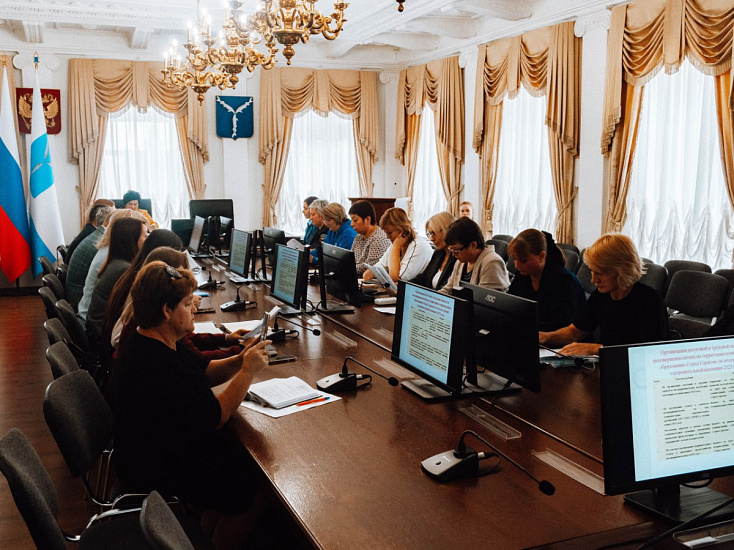 Проведено заседание комиссии по делам несовершеннолетних и защите их прав