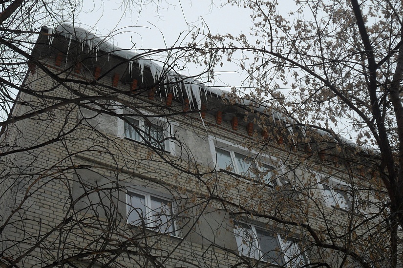 В пятницу специалисты отдела муниципального 
контроля проверили 104 многоквартирных дома