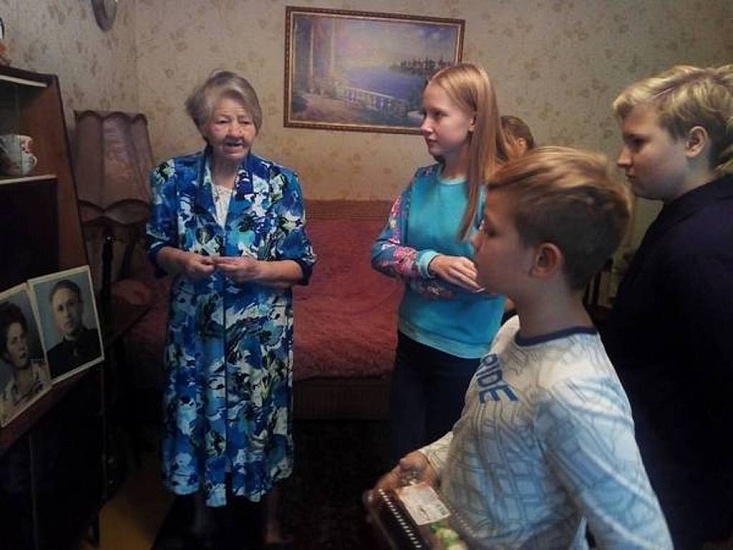 Городской дом культуры национального творчества 
проводит акцию «Поздравление ветеранов труда и пожилых людей на дому»