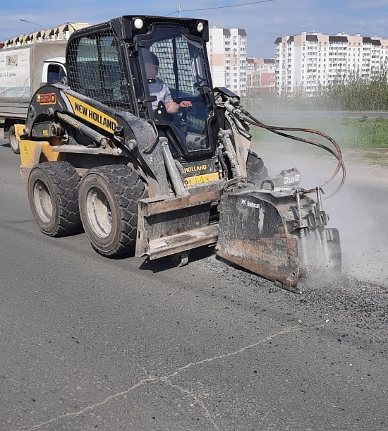 В Саратове продолжается ямочный ремонт