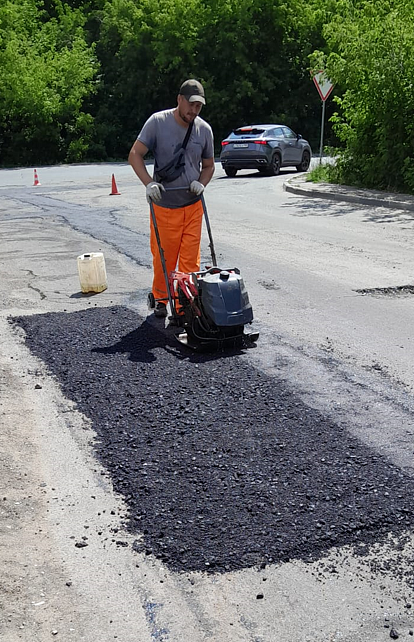 Продолжается текущий ремонт улично-дорожной 
сети