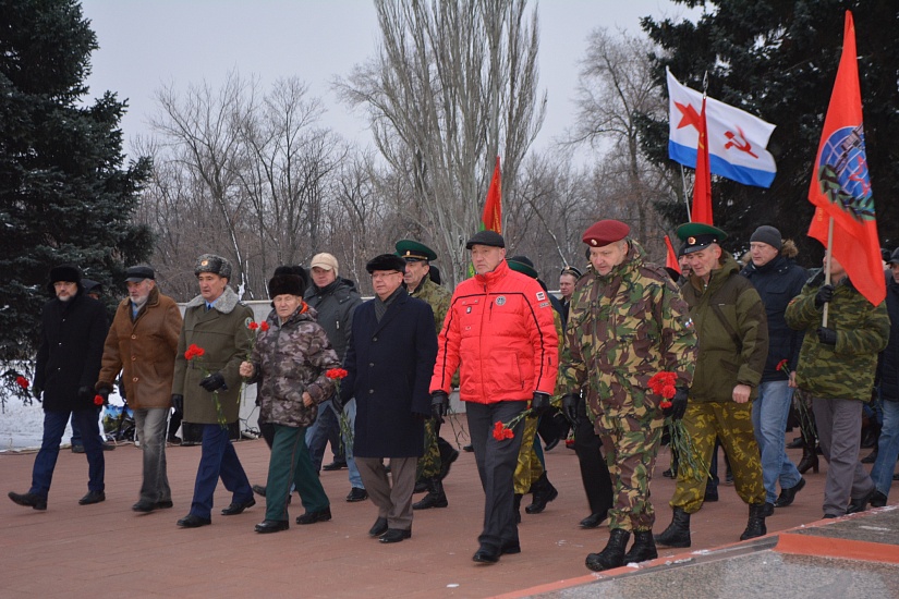В воскресенье в Саратове почтили память 
неизвестного солдата
