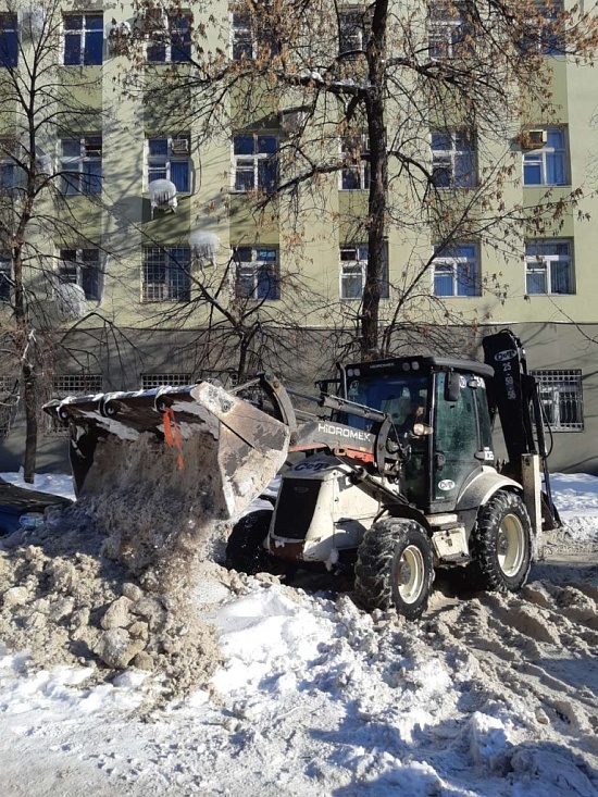 В Заводском районе в активном режиме ведется 
работа по уборке и вывозу снега