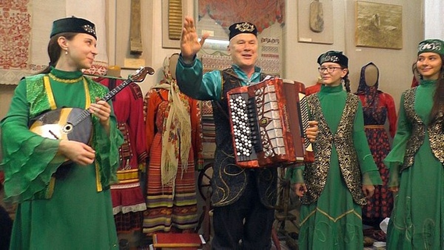 Юбилей отпразднует Народный коллектив 
ансамбль татарской музыки «Тургай» под руководством Тагира Салихова