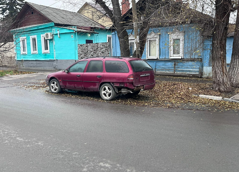 Комитетом муниципального контроля администрации 
продолжаются мероприятия по освобождению территории города от брошенных автомобилей