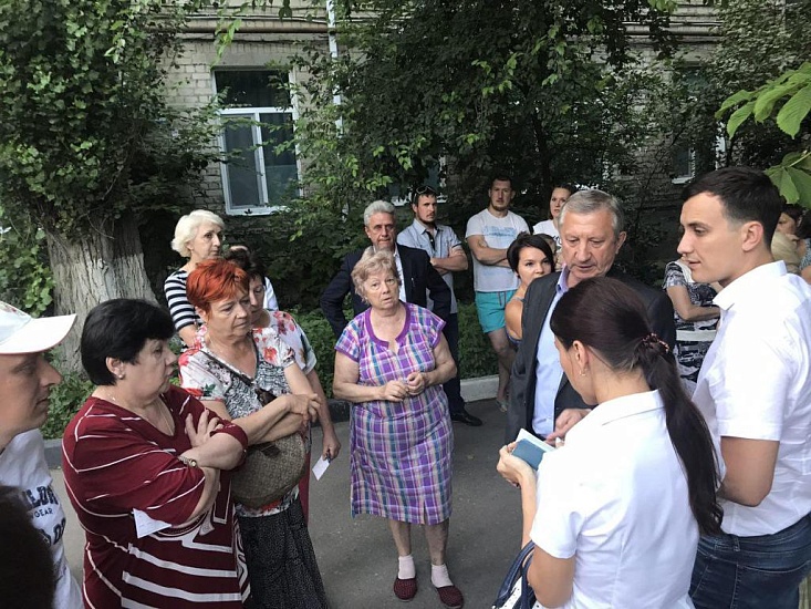 С жителями улицы Украинской обсудили вопросы 
жилищно-коммунального хозяйства