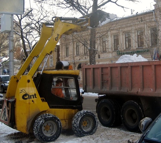 Специальные службы оперативно вышли на 
уборку города