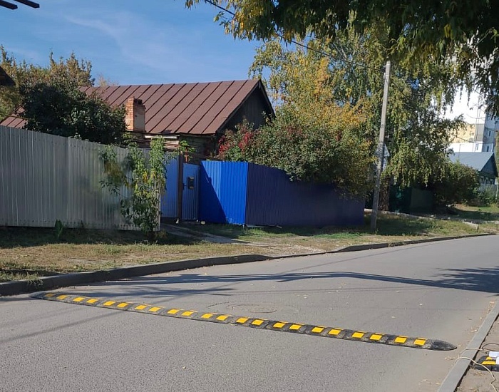 В Заводском районе у школы № 38 на 7-м Динамовском 
проезде установлена искусственная дорожная неровность