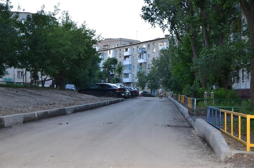 В Саратове проверили качество ремонтных 
работ во дворах