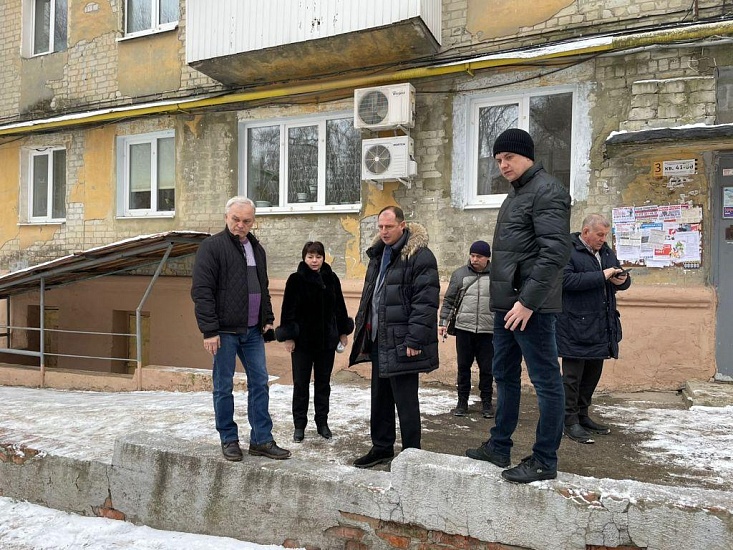 Во Фрунзенском районе проведено выездное 
совещание по ул. Шелковичная