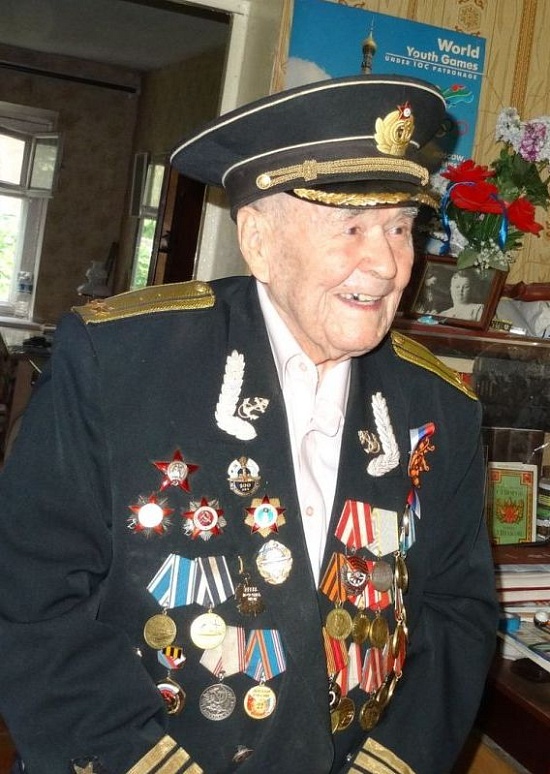 Ветерана-подводника поздравили с 95-летием