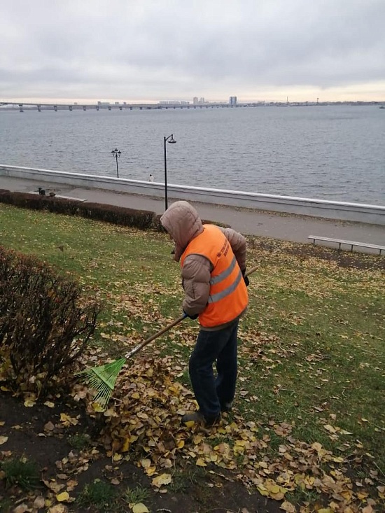 В Волжском, Кировском и Октябрьском районах 
продолжаются мероприятия по благоустройству