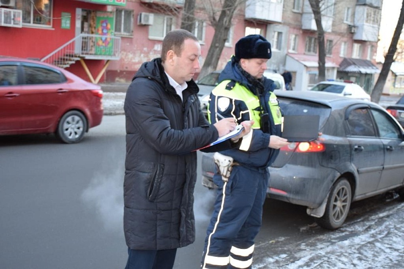 В Октябрьском районе состоялся мониторинг 
территории на предмет выявления брошенных транспортных средств