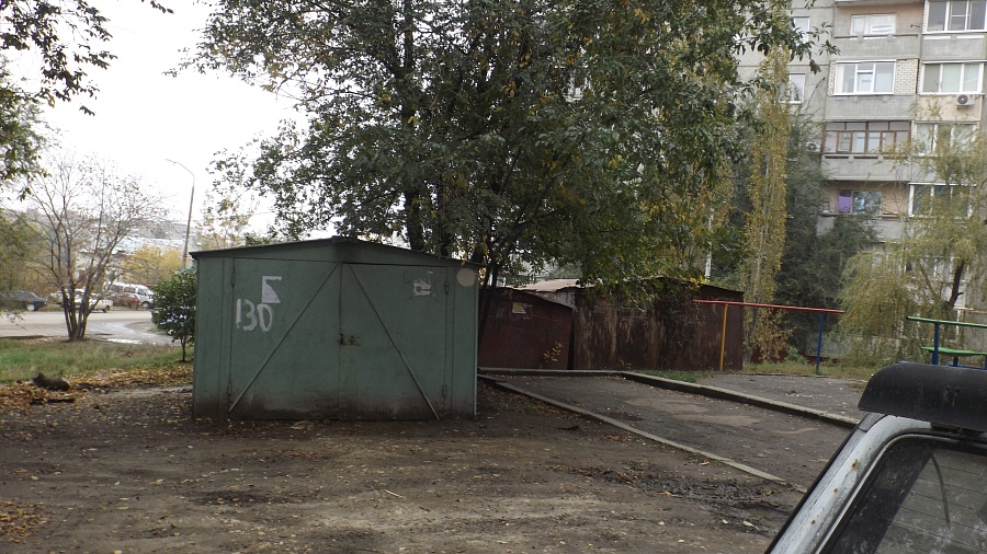 В Ленинском районе снесли незаконно установленные 
гаражи