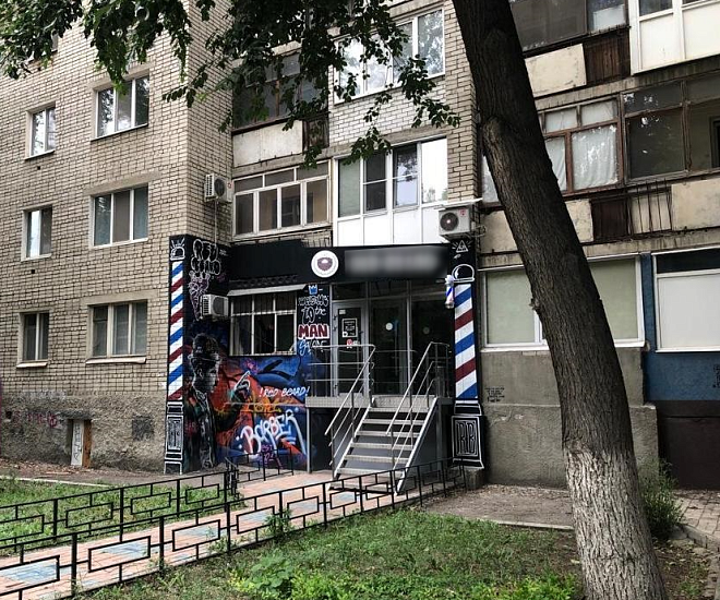 Сотрудниками комитета по архитектуре выявлен 
факт самовольного частичного изменения внешнего вида фасада дома
