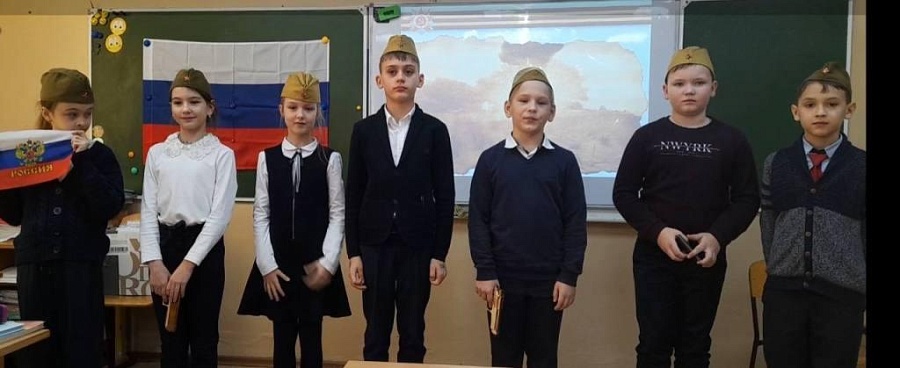 В образовательных учреждениях Волжского 
района прошли патриотические мероприятия
