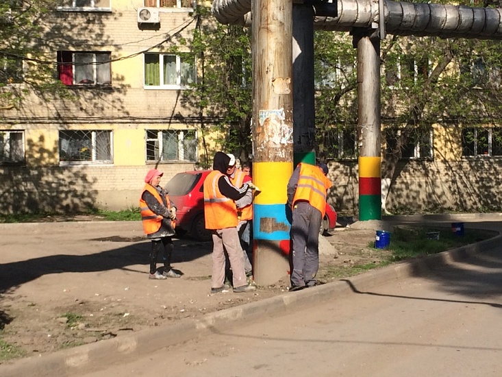 В Заводском районе продолжаются работы 
по благоустройству территории