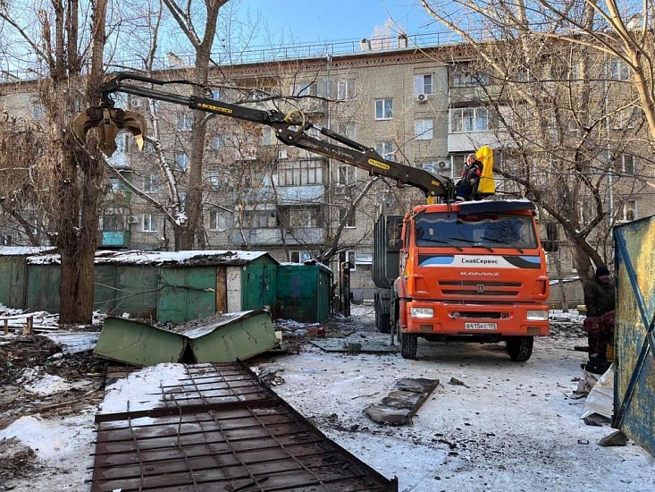 В Кировском районе продолжаются мероприятия 
по демонтажу некапитальных строений