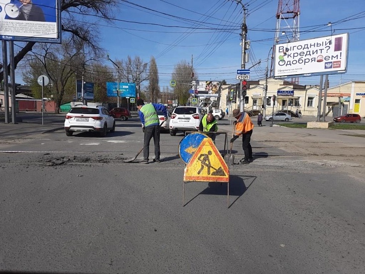 В Кировском районе продолжается ямочный 
ремонт