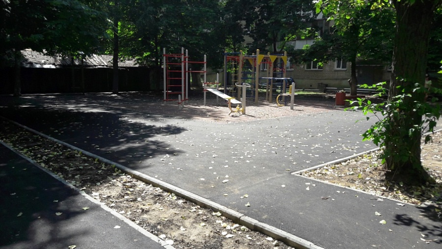 В Волжском районе продолжается благоустройство 
дворов