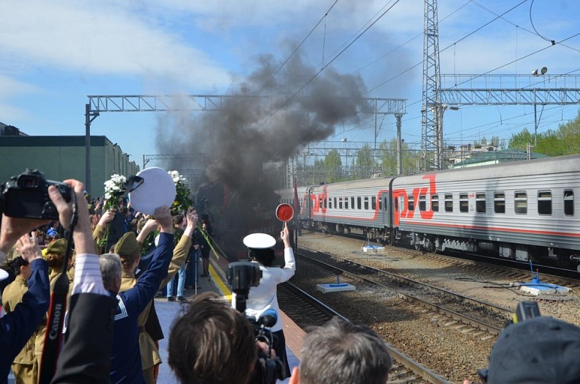 В Саратове встретили поезд Победы