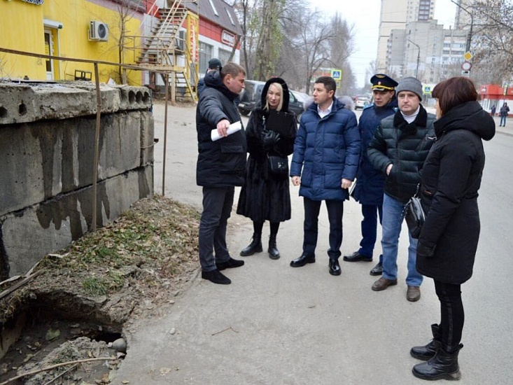 Представители комитета муниципального 
контроля провели выездное обследование на территории Октябрьского района