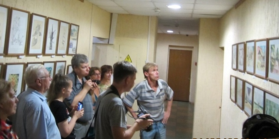 Центральная городская библиотека приглашает 
на выставку «Земля Саратовская»