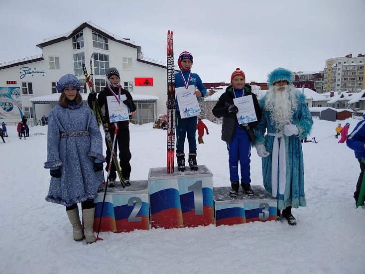 На лыжном стадионе «Зимний» прошли городские 
соревнования по лыжным гонкам