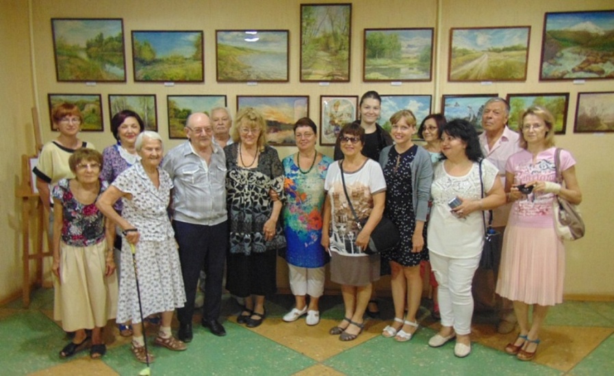 «Саратов – это я». Центральная городская 
библиотека приглашает на персональную выставку «Акварели и декоративная резьба» Юрия Трофимова
