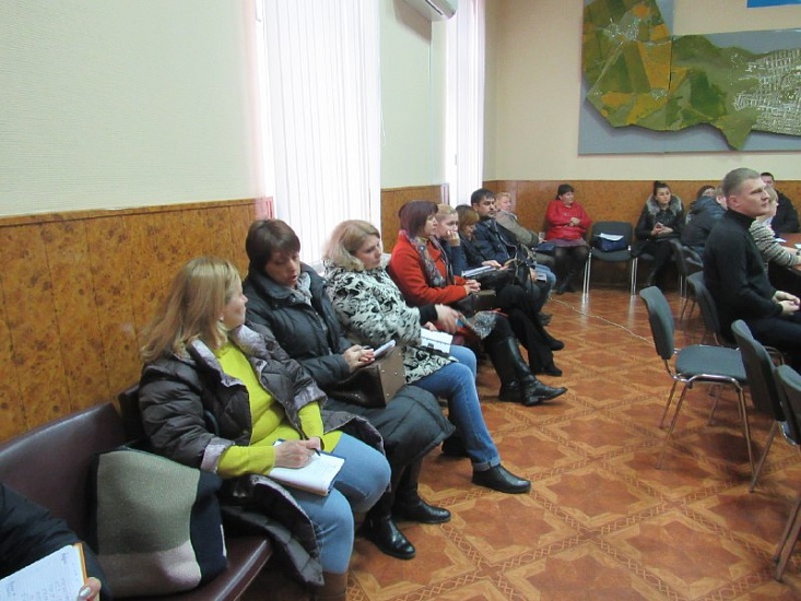 В Октябрьском районе на постоянной основе 
проводятся совещания по подготовке к зимнему периоду