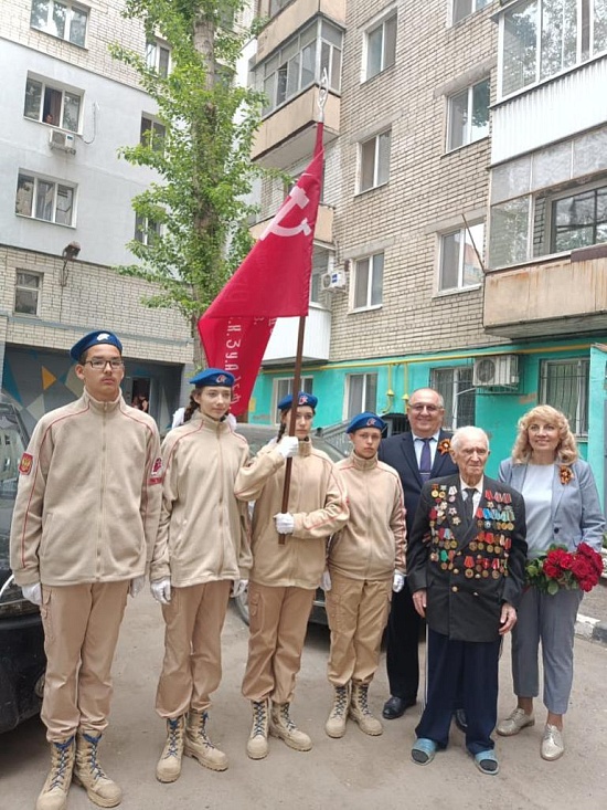 В Октябрьском районе поздравили участников 
Великой Отечественной войны с Днем Победы